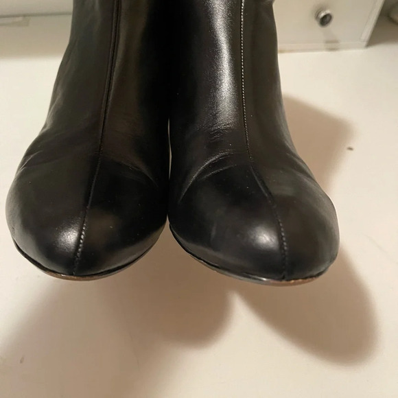 Anne Klein gorgeous boots with gold design heels - Picture 9 of 15